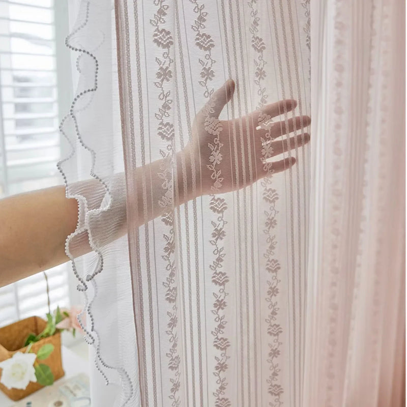 Rideaux en Tulle Rose à Rayures Verticales avec Dentelle Florale et Perles Blanches